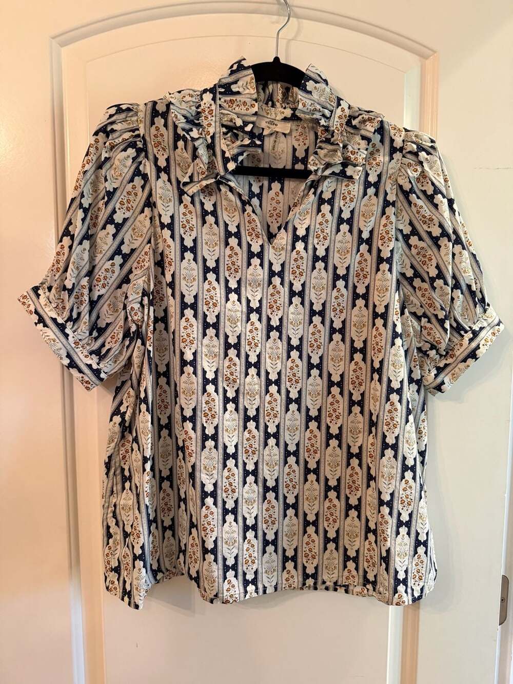 Entro Medallion Floral Puff Sleeve Blouse Size L Navy White
